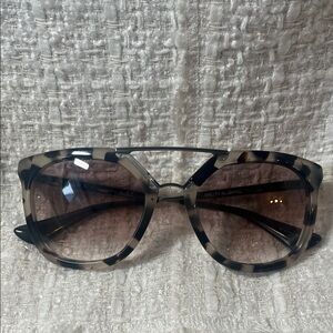 Authentic Prada Tortoise Shell Sunglasses SPR13 Q-A c.UAO-1L0